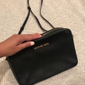 Michael Kors - Black leather crossbody bag